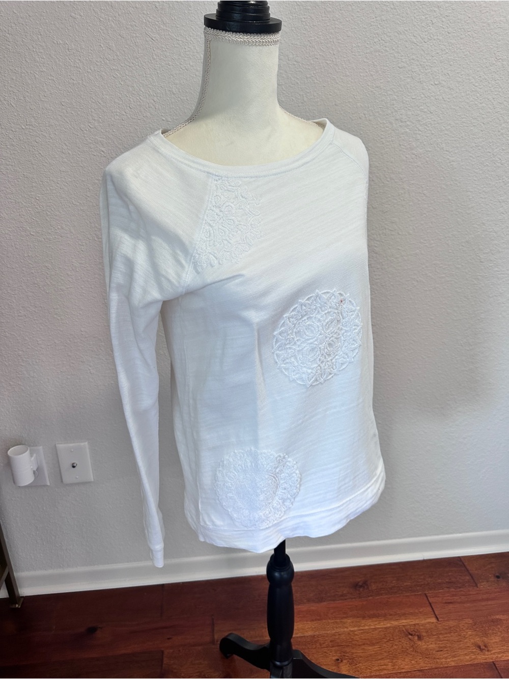 LOFT White Long-Sleeve Embroidered Medallion Top